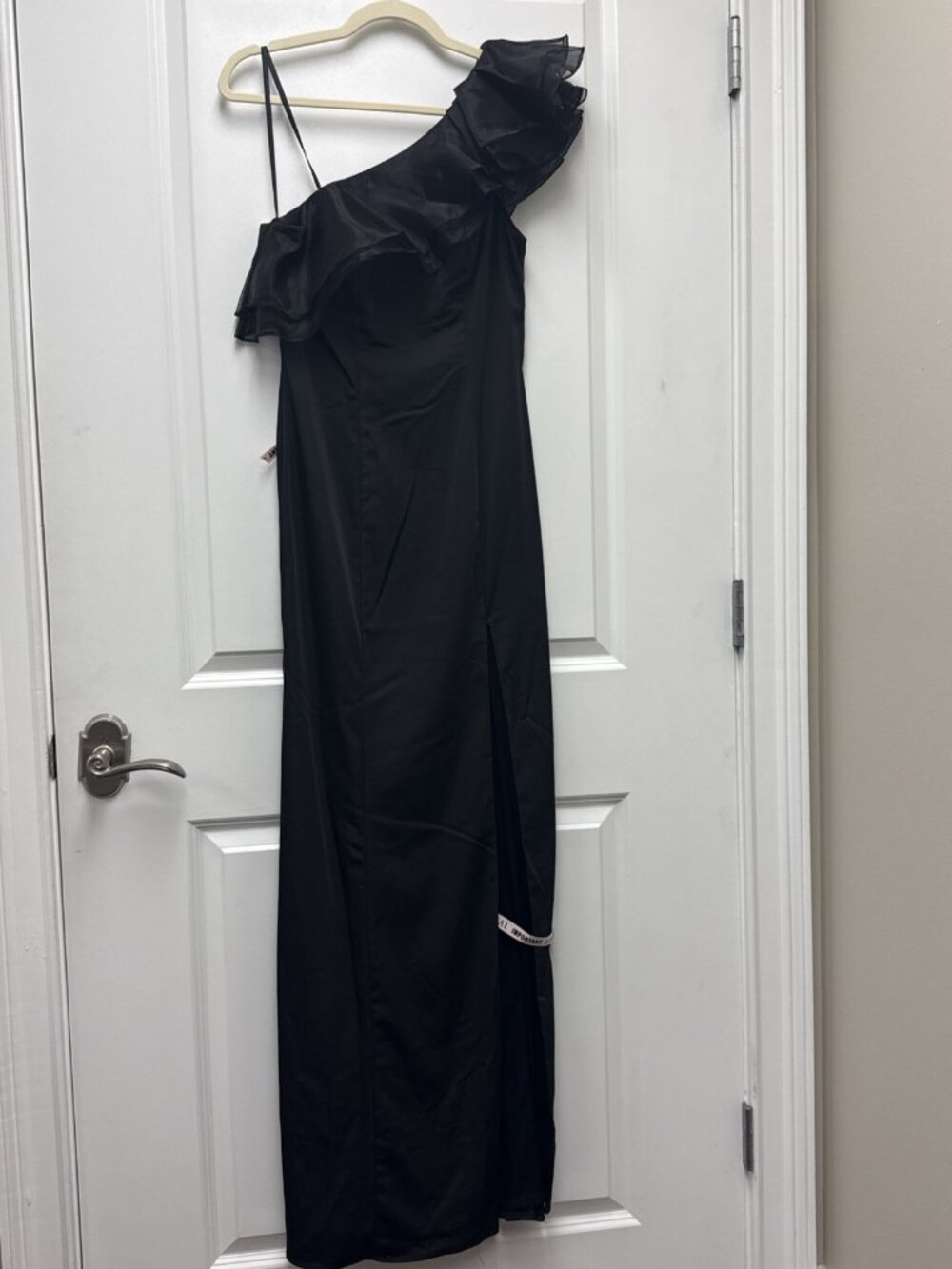 Mac Duggal Size 4 Black 26372 One Shoulder Ruffle Evening Gown Maxi Dress NWT - Picture 6 of 12